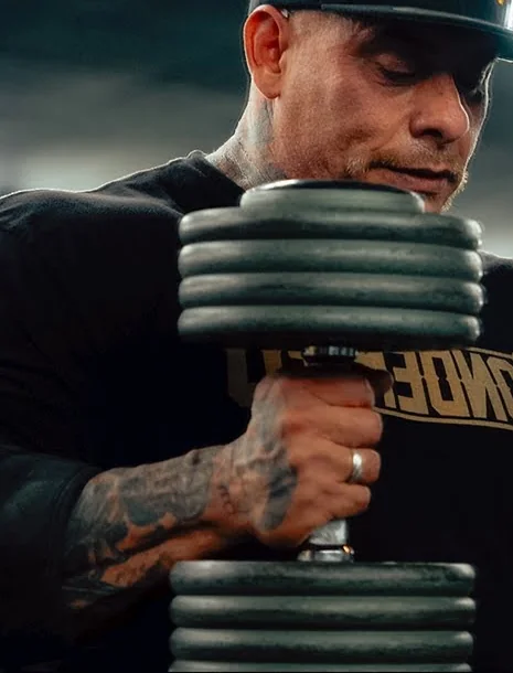 Heavy dumbbells, chest day, Tone